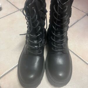 Black Lace-Up Women's Boots
